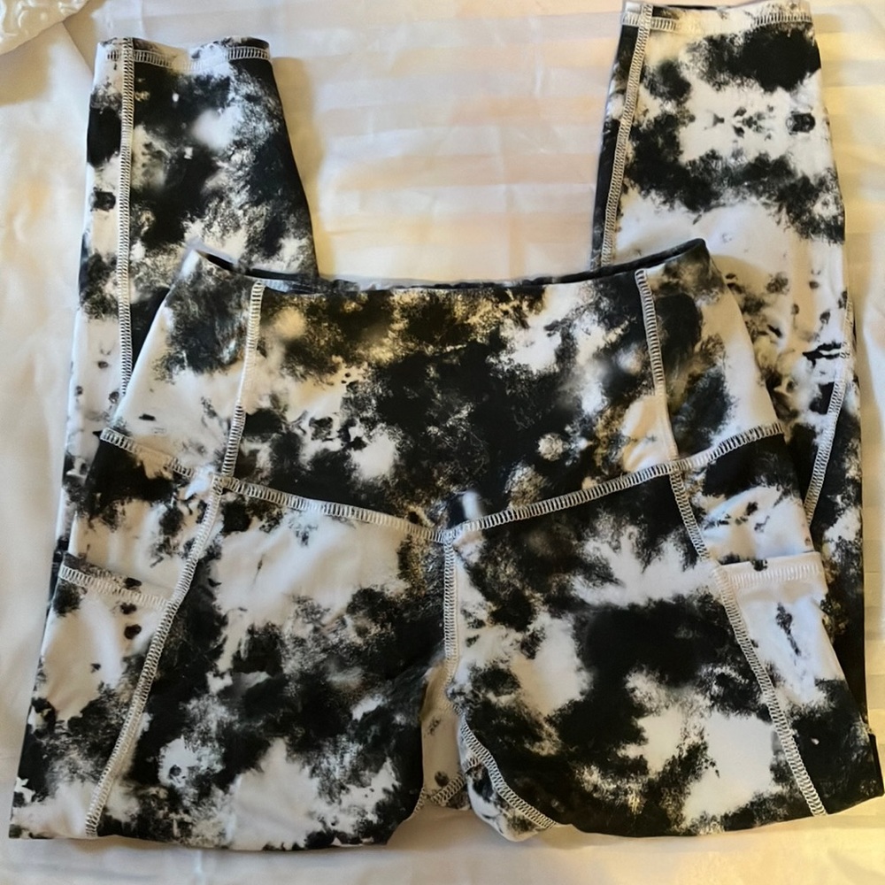 💋3/15 NWOT  Evolution and Creation.capris exercise pants small
